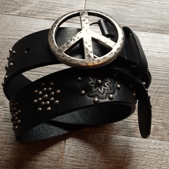 Brighton Accessories - Brighton #21083 BlackLeather Belt PeaceSignBuckle StudAccents 32"-extends 35"